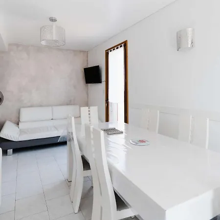 Villa Familiale Spacieuse A Narbonne-plage Pour 6 Pers, Parking Prive, Animaux Admis - Fr-1-409-194