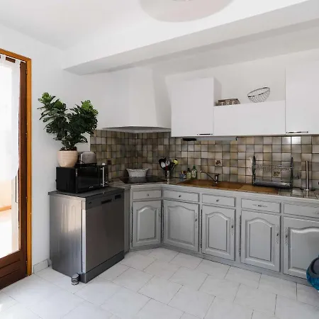 Familiale Spacieuse A Narbonne-plage Pour 6 Pers, Parking Prive, Animaux Admis - Fr-1-409-194 * Narbonne