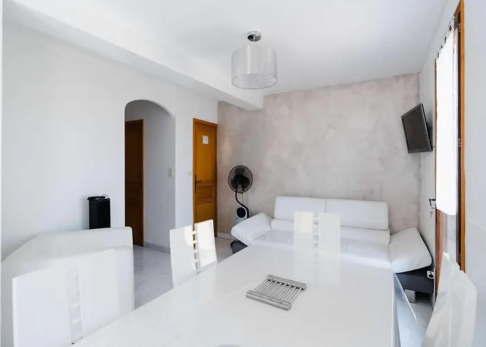 Familiale Spacieuse A Narbonne-plage Pour 6 Pers, Parking Prive, Animaux Admis - Fr-1-409-194 Βίλα